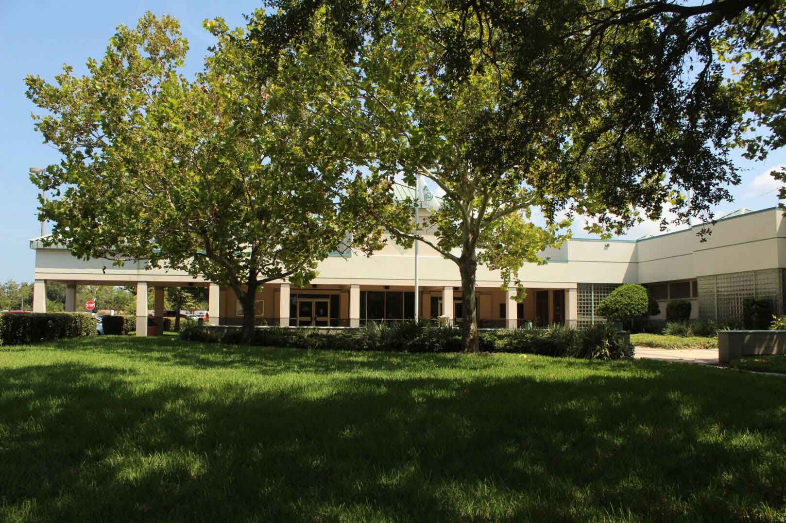 Outside view of Seminole City Hall Building